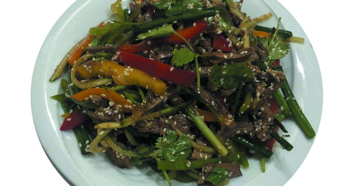 Spicy veal salad with vegetables