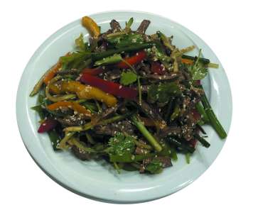 Spicy veal salad with vegetables